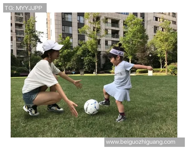 女生挑战足球明星辨认游戏看她们的精彩表现与反应